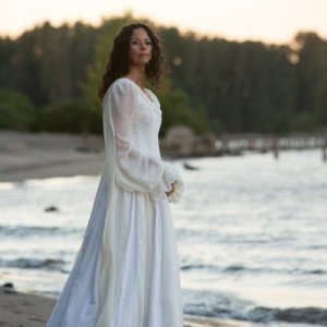 Angela Alvarado in una foto promozionale dell'episodio La Llorona della serie TV Grimm