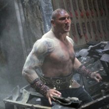 L'uomo con i pugni di ferro: Dave Bautista in una scena del film