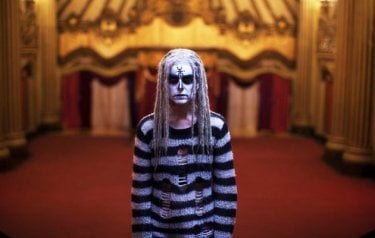 The Lords of Salem: Sheri Moon Zombie in una scena tratta dal nuovo film del marito Rob