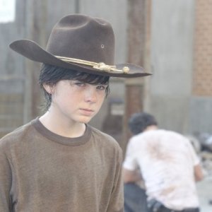 The Walking Dead: Chandler Riggs è il giovane Carl nell'episodio Dentro e fuori