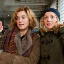 Brigitte Hobmeier con Muriel Baumeister nella commedia Was machen Frauen morgens um halb vier?