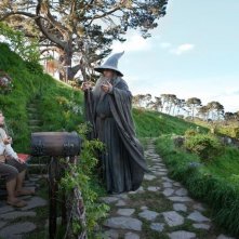Martin Freeman e Ian McKellen sul sentiero della Terra di Mezzo in Lo Hobbit - Un viaggio inaspettato