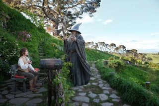 Martin Freeman e Ian McKellen sul sentiero della Terra di Mezzo in Lo Hobbit - Un viaggio inaspettato