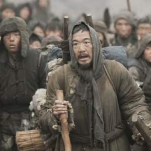 Back to 1942: Chen Daoming in una scena del film