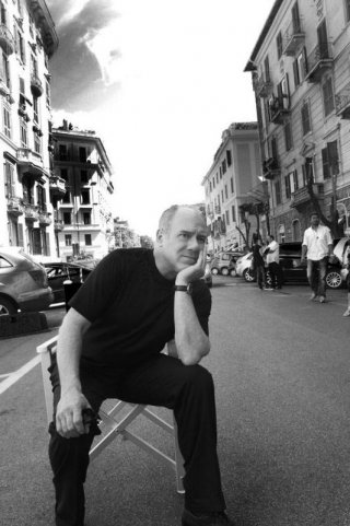 Carlo!: Carlo Verdone in una scena in bianco e nero del documentario a lui dedicato