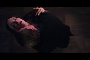 Clip 'Dracula bacia Lucy' - Dracula 3D