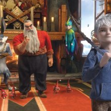 Le 5 leggende: Santa Claus, Jack Frost, il Calmoniglio e Sandman e la Fatina dei dentini in una scena