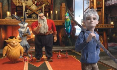 As 5 lendas: Papai Noel, Jack Frost, Bunnymund e Sandman e a Fada dos Dentes em uma cena