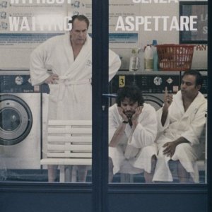 Italian Movies: Aleksei Guskov, Neil D'Souza e Michele Venitucci in una scena del film