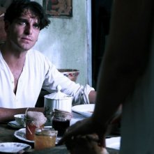 L'isola dell'angelo caduto: Giampaolo Morelli in una scena del film