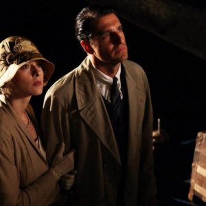 L'isola dell'angelo caduto: Giampaolo Morelli in una scena del film insieme a Sara Sartini
