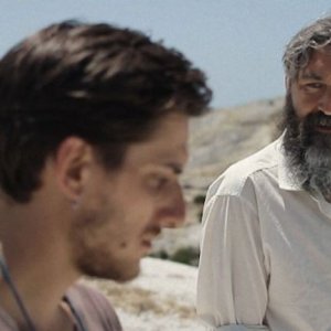 Waves: Luca Marinelli in una scena con Salvatore Sansone