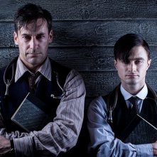 A Young Doctor's Notebook: un primo piano di Jon Hamm e Daniel Radcliffe