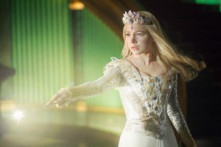 Il grande e potente Oz: Michelle Williams in azione nei panni della strega Glinda