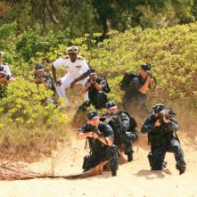 Andre Braugher con Scott Speedman in una scena dell'episodio L'accordo della prima stagione di Last Resort