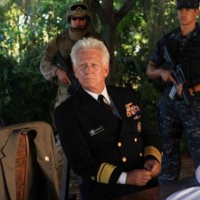 Bruce Davison in una scena dell'episodio L'accordo della prima stagione di Last Resort