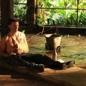 Gideon Emery in una scena dell'episodio Nuke It Out della prima stagione di Last Resort