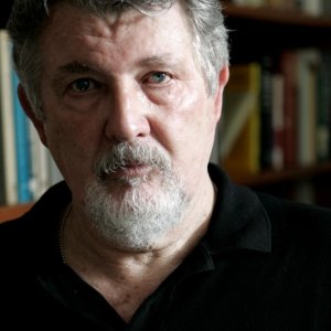 Il regista Walter Hill in un'immagine promozionale