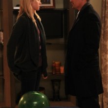 Jessy Shram insieme a Jay Hernandez in una scena dell'episodio Traditori della prima stagione di Last Resort