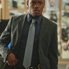 Jon Michael Hill in una scena dell'episodio Flight Risk della prima stagione di Elementary