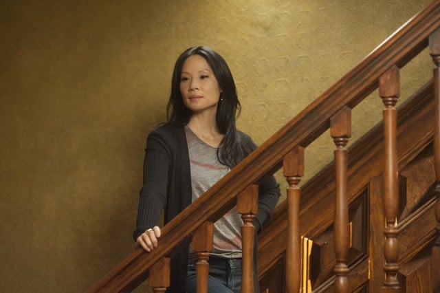 Lucy Liu in una scena dell'episodio Lesser Evils della prima stagione della serie TV Elementary