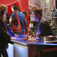 Nathan Fillion e Stana Katic in una scena dell'episodio The Final Frontier della serie Castle - Detective tra le righe