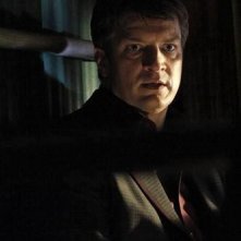 Nathan Fillion in una scena dell'episodio After Hours della quinta stagione della serie Castle - Detective tra le righe