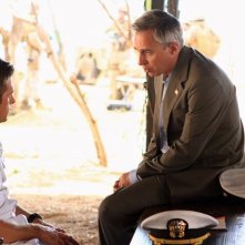 Scott Speedman insieme a Jay Karnes in una scena dell'episodio L'accordo della prima stagione di Last Resort