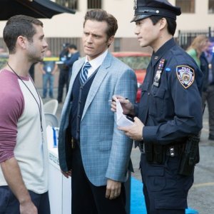 Seamus Dever in una scena dell'episodio Swan Song della serie Castle - Detective tra le righe
