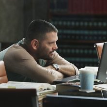 Guillermo Diaz in una scena dell'episodio White Hat's Off della seconda stagione di Scandal