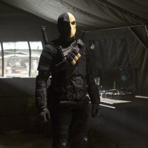 Jeffrey Robinson in una scena dell'episodio Damaged della prima stagione della serie televisiva Arrow