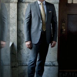 John Barrowman in una foto promozionale dell'episodio Damaged della prima stagione di Arrow