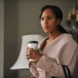 Kerry Washington in una scena dell'episodio The Other Woman della seconda stagione di Scandal