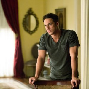Michael Trevino in una scena dell'episodio The Killer della quarta stagione della serie TV The Vampire Diaries