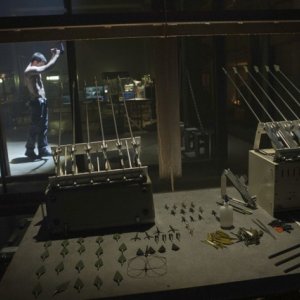 Arrow: Stephen Amell in una scena della prima stagione, episodio intitolato Lone Gunmen