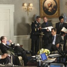 Tony Goldwin e Josh Clark in una scena dell'episodio The Other Woman della seconda stagione di Scandal