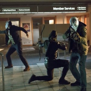 Una scena d'azione dell'episodio Legacies della prima stagione di Arrow