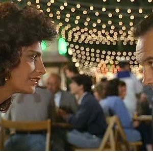 Tiziana Stella e Jim Belushi in DIMENTICARE PALERMO (1990), regia di Francesco Rosi