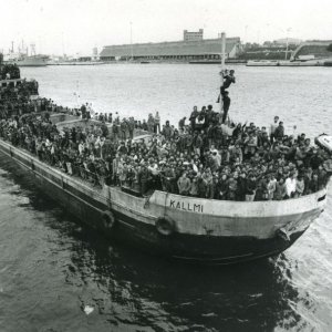 Anija - La nave: una scena del documentario diretto da Roland Sejko