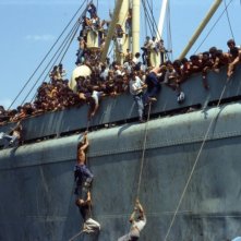 Anija - La nave: una scena tratta dal documentario sullo sbarco della nave albanese