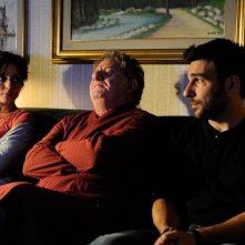 Ci vediamo a casa: Ambra Angiolini, Antonello Fassari ed Edoardo Leo in una scena