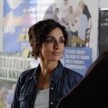 Ci vediamo a casa: Ambra Angiolini e Edoardo Leo (di spalle) in una scena