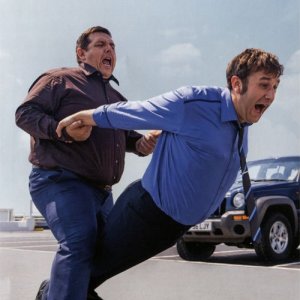 Cuban Fury: Nick Frost e Chris O'Dowd impegnati in un gesto atletico