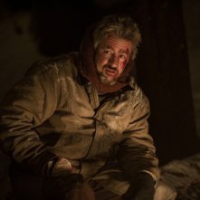 Dermot Mulroney in una scena di The Grey