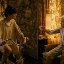 E se vivessimo tutti insieme?: Geraldine Chaplin e Guy Bedos in una scena