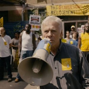 E se vivessimo tutti insieme?: Guy Bedos in una scena del film