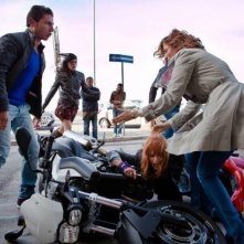 L'amore è imperfetto: Lorena Cacciatore e Anna Foglietta in una rocambolesca scena del film