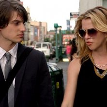 Peter Vack e Kim Shaw in una scena dell'episodio Safety Nets della prima stagione della serie In cerca di Jane