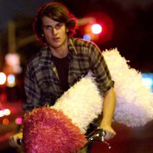 Peter Vack in una scena dell'episodio Pecker Necklace della prima stagione della serie In cerca di Jane