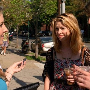 Peter Vack, Kim Shaw e Heléne Yorke in una scena dell'episodio Quind No Quo della prima stagione della serie In cerca di Jane